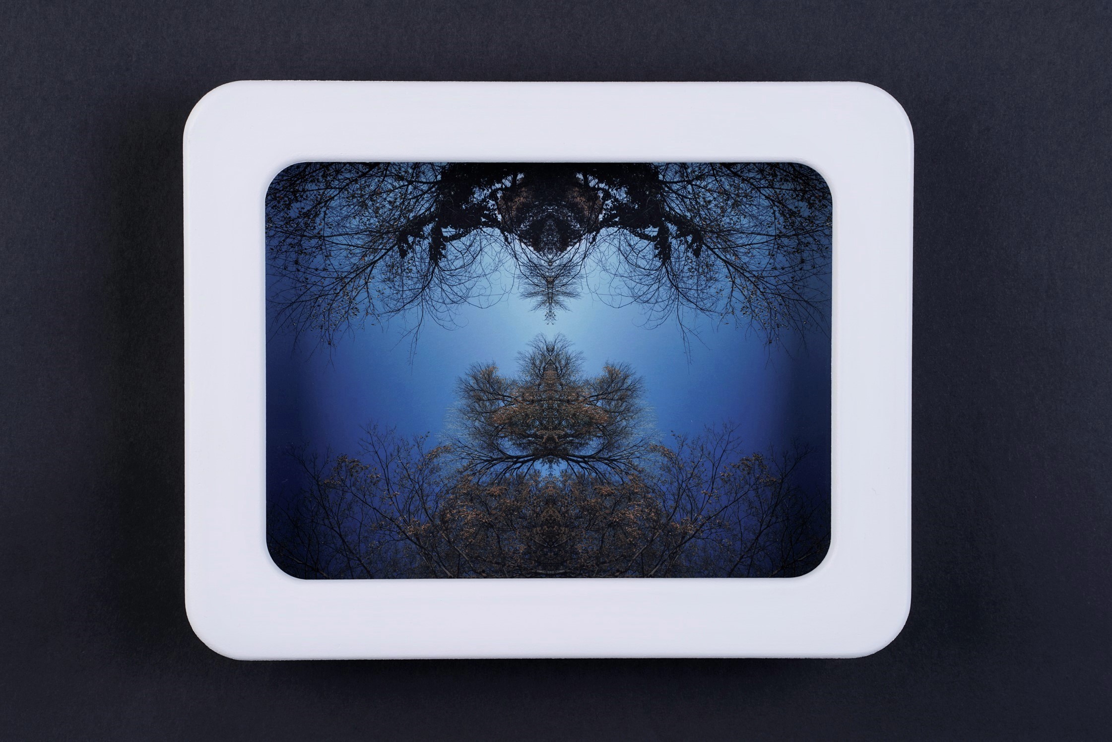 AQUA_FRAMED